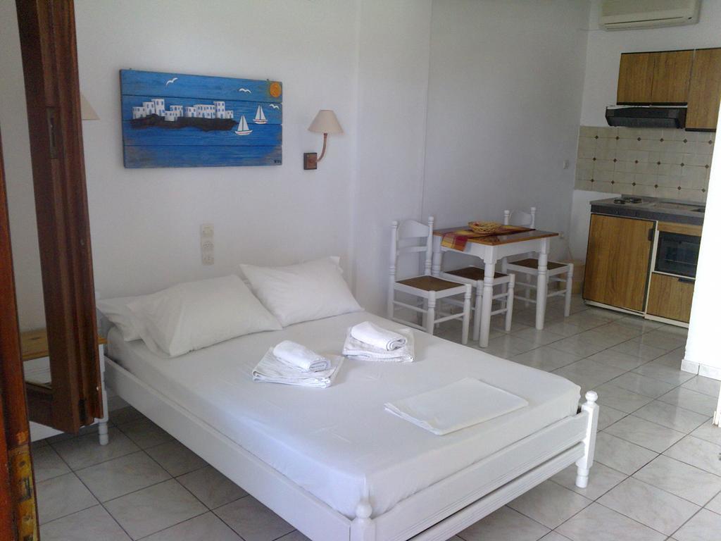 Aeolos Hotel Apartments Gytheio Oda fotoğraf