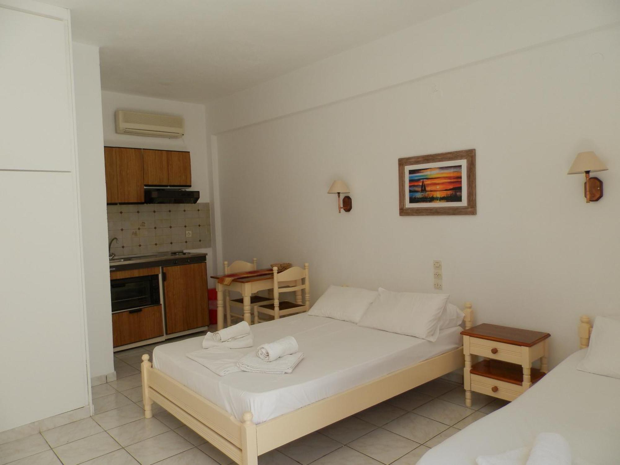 Aeolos Hotel Apartments Gytheio Dış mekan fotoğraf